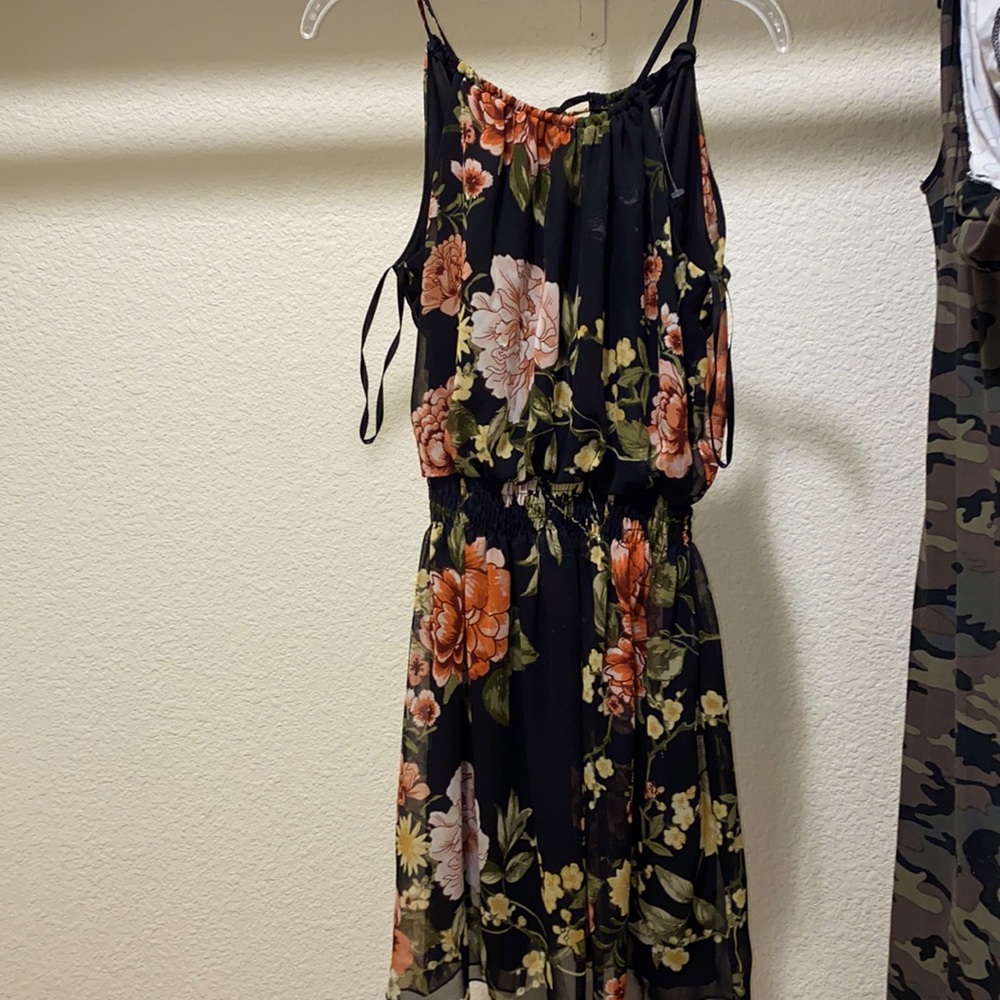 Pretty floral romper 🥀